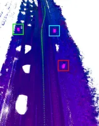 KITTI 公路序列中 SuMa++ 的點雲地圖，點色代表首次觀測時間，交通標誌一致對齊